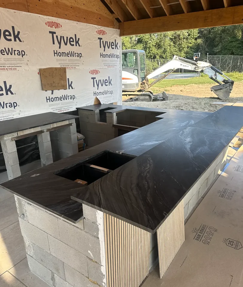 outdoor kitchen construction